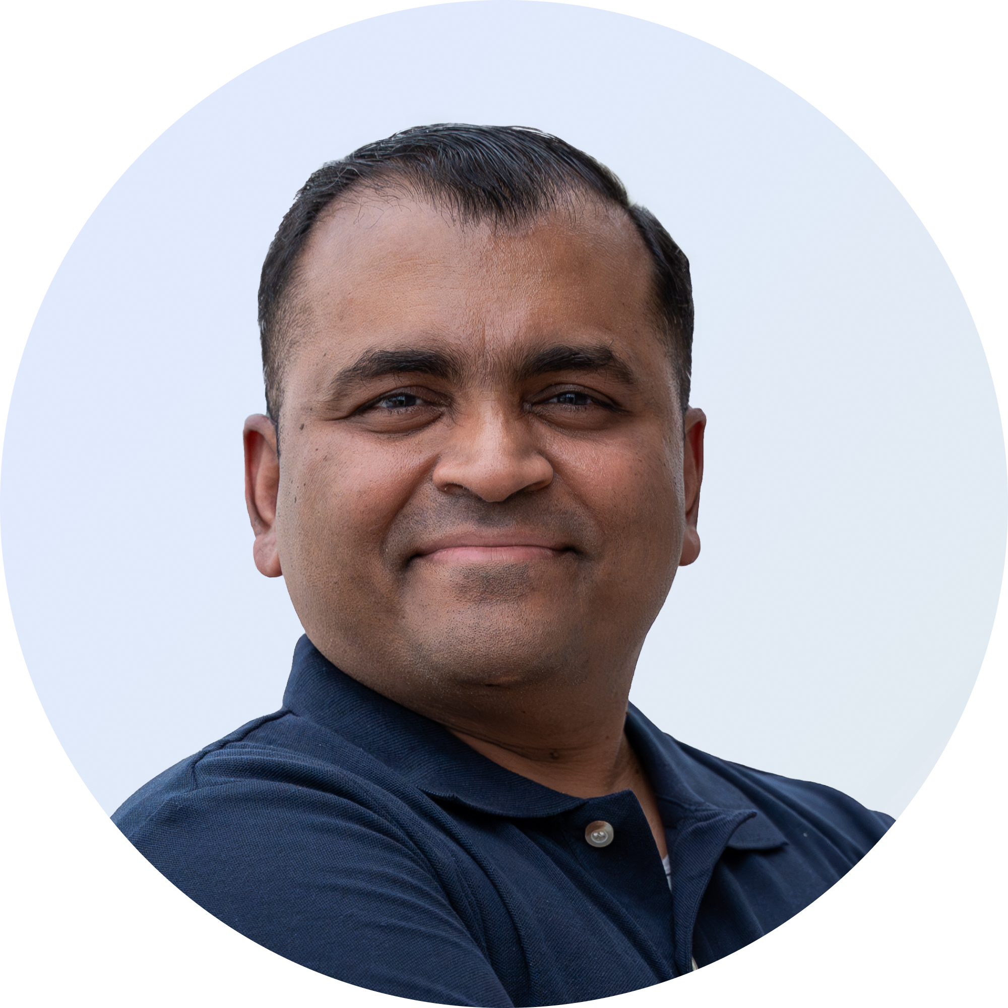 Nandan Headshot - round - light